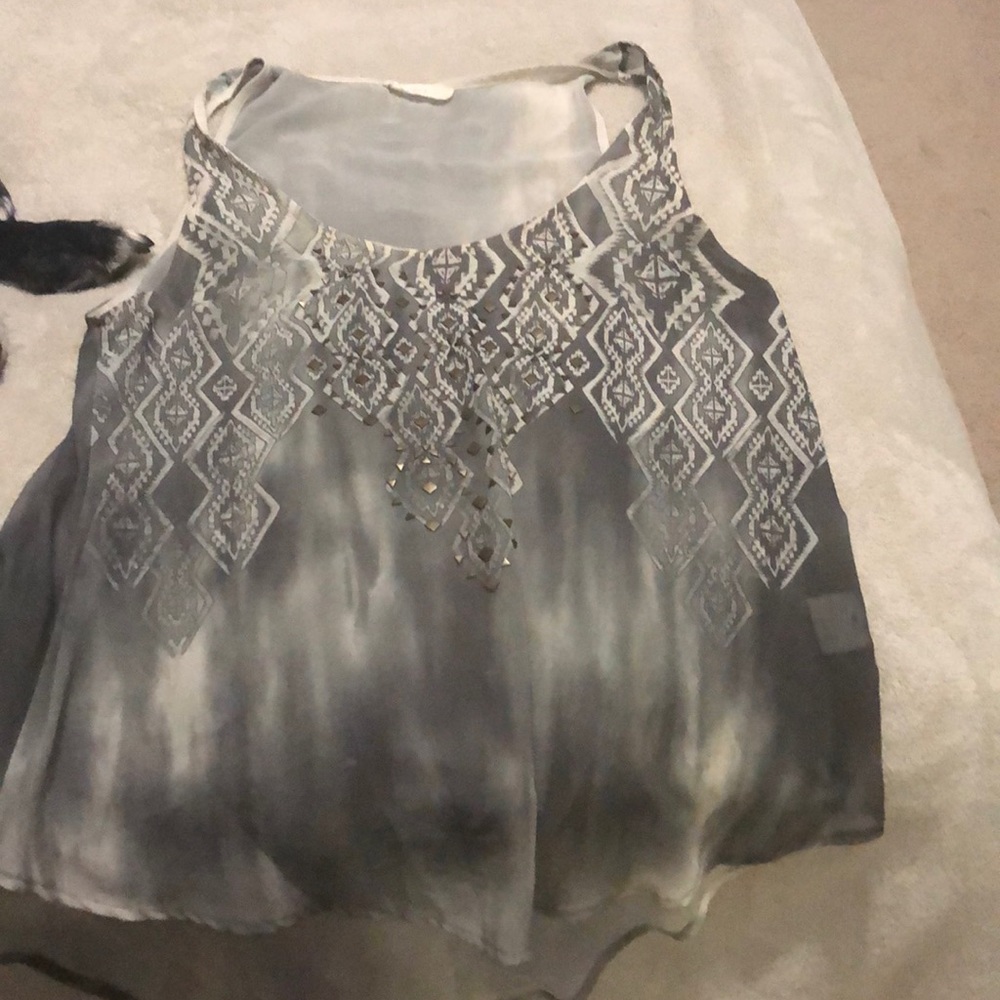 Graphic tank